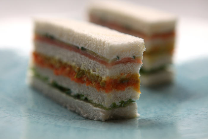 Sandwich met piccalilly en zalm
